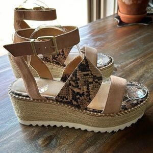 DAYLEN Platform Espadrilles Sandals Ankle Strap Snakeskin Print Size 7